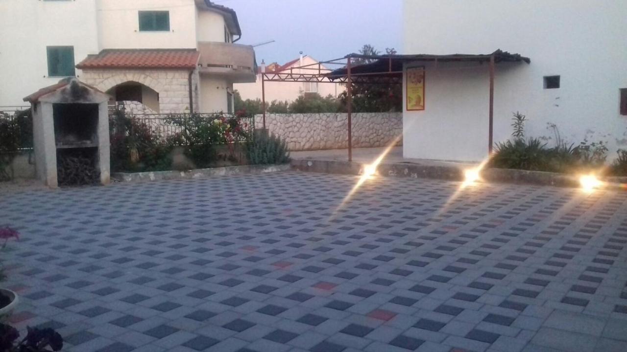 Apartments Tanfara Brodarica  Exterior photo